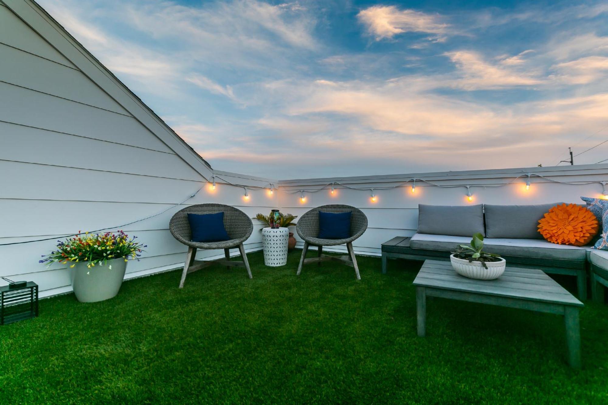 Montrose Guesthouse Suites By Dunyha Houston Bagian luar foto