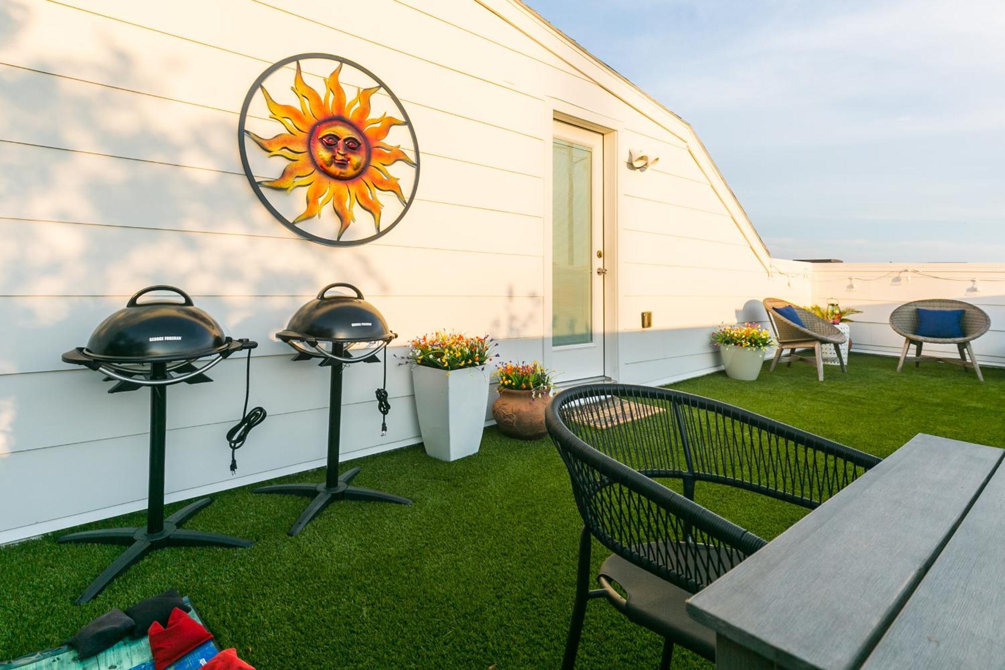 Montrose Guesthouse Suites By Dunyha Houston Bagian luar foto