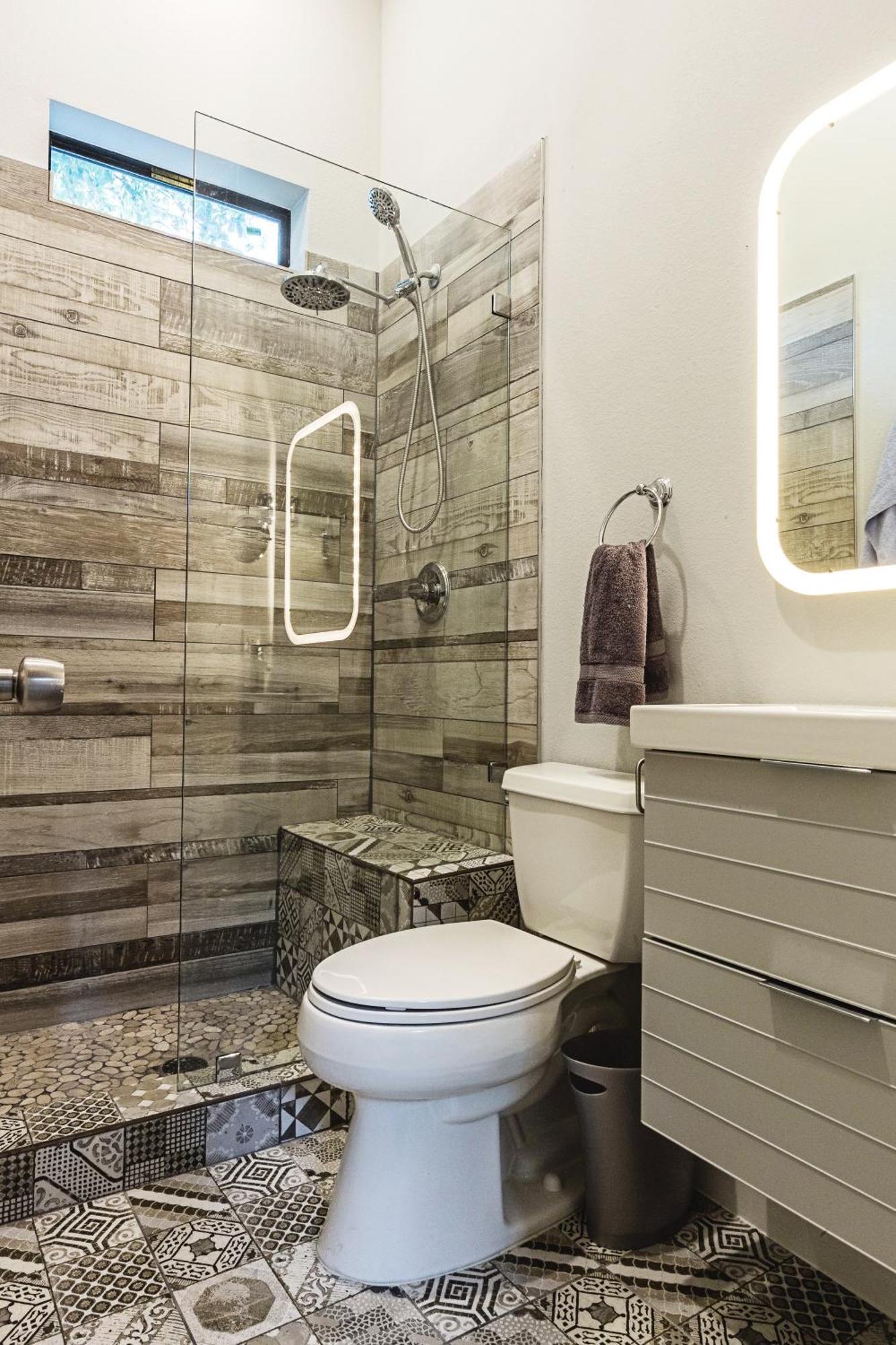 Montrose Guesthouse Suites By Dunyha Houston Bagian luar foto